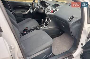 Хэтчбек Ford Fiesta 2011 в 