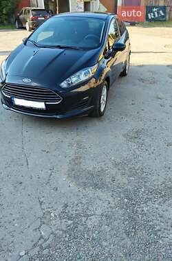 Седан Ford Fiesta 2019 в Чернівцях