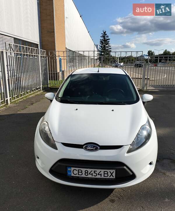 Хэтчбек Ford Fiesta 2011 в Прилуках