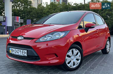 Хэтчбек Ford Fiesta 2012 в 