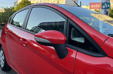 Хэтчбек Ford Fiesta 2012 в 
