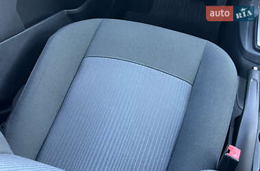 Хэтчбек Ford Fiesta 2012 в 