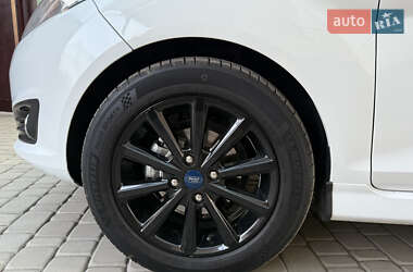 Хэтчбек Ford Fiesta 2019 в 