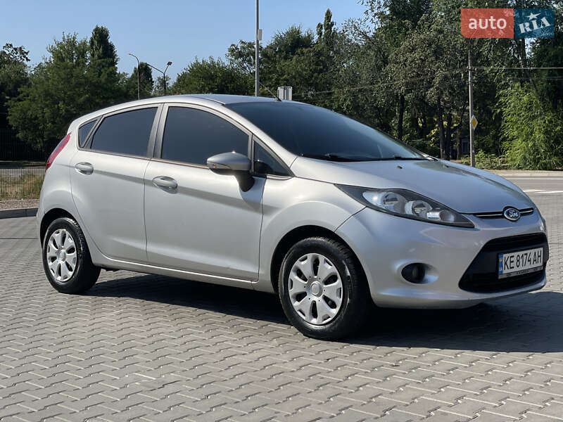 Седан Ford Fiesta 2011 в 