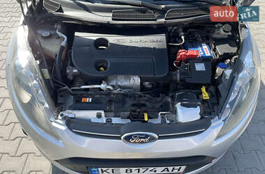 Седан Ford Fiesta 2011 в 