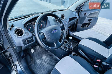 Хэтчбек Ford Fiesta 2007 в 