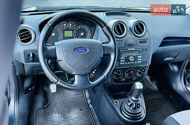 Хэтчбек Ford Fiesta 2007 в 