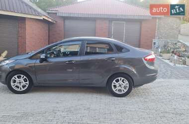 Седан Ford Fiesta 2015 в 