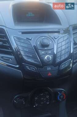 Хэтчбек Ford Fiesta 2014 в 