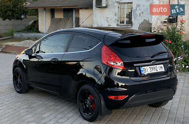 Хэтчбек Ford Fiesta 2012 в 