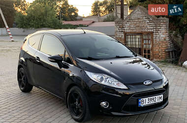 Хэтчбек Ford Fiesta 2012 в 