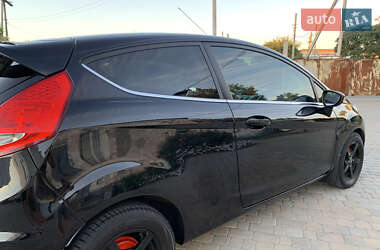 Хэтчбек Ford Fiesta 2012 в 
