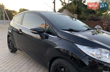 Хэтчбек Ford Fiesta 2012 в 