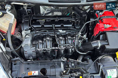 Хэтчбек Ford Fiesta 2012 в 