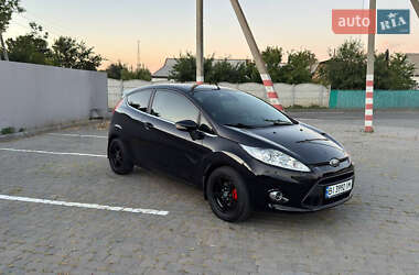 Хэтчбек Ford Fiesta 2012 в 