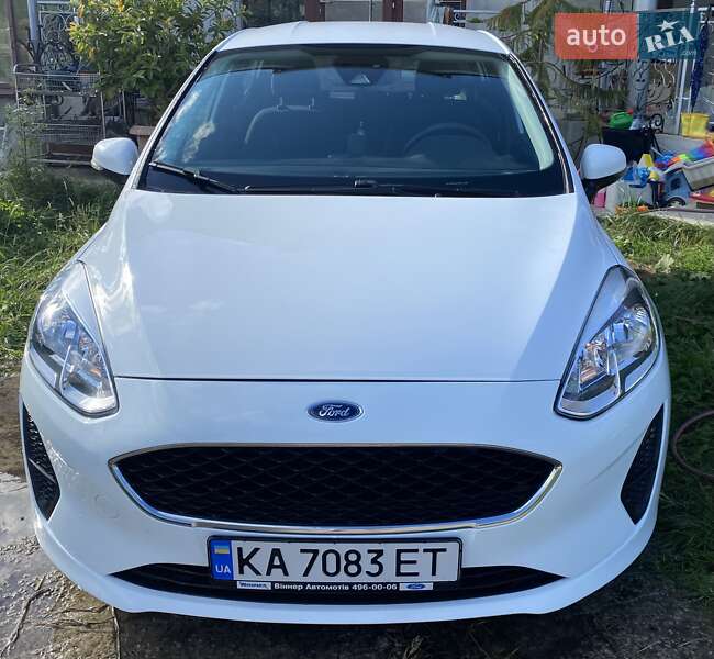 Хэтчбек Ford Fiesta 2018 в 