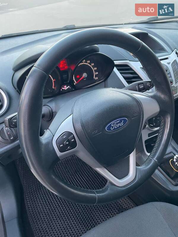 Хэтчбек Ford Fiesta 2011 в Хмельницком