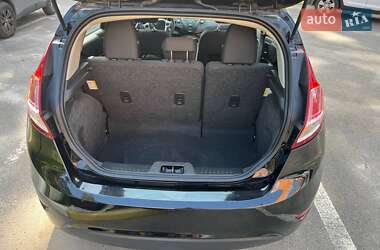 Хэтчбек Ford Fiesta 2018 в 