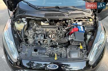 Хэтчбек Ford Fiesta 2018 в 