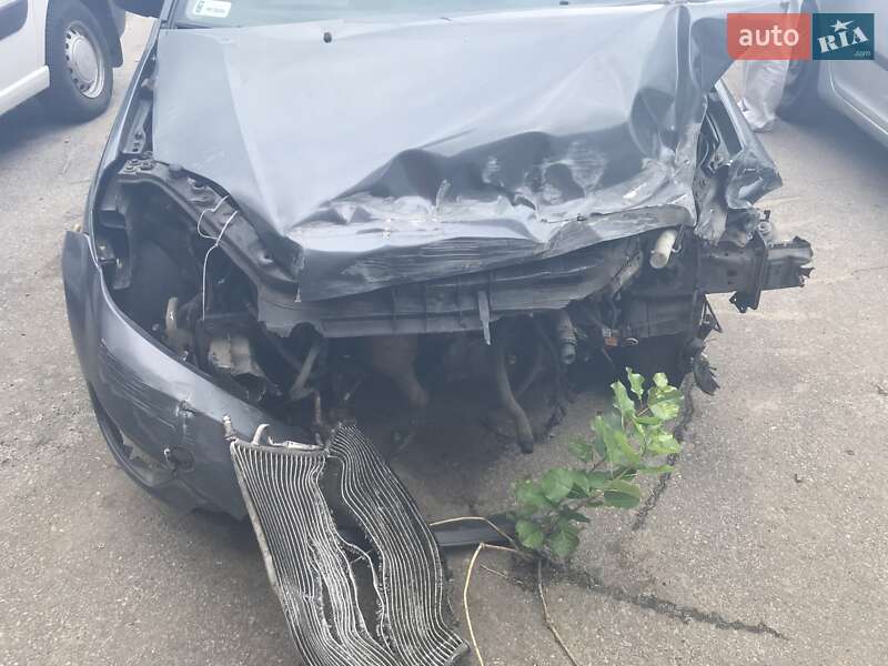 Хэтчбек Ford Fiesta 2004 в Киеве