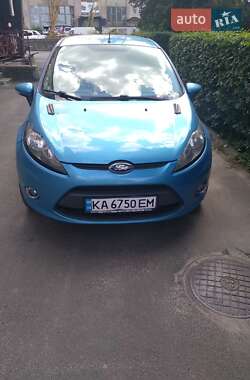 Хэтчбек Ford Fiesta 2012 в 