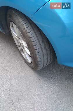 Хэтчбек Ford Fiesta 2012 в 