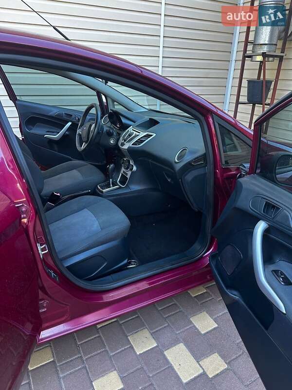 Хэтчбек Ford Fiesta 2011 в Кременчуге
