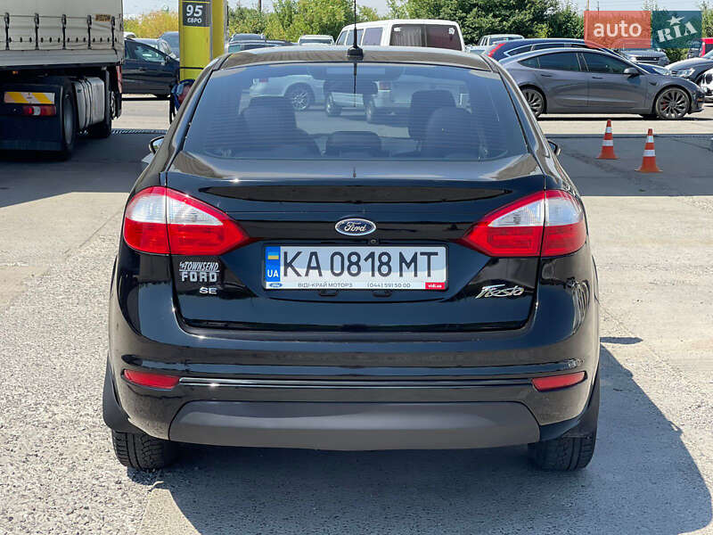 Седан Ford Fiesta 2019 в Ужгороде