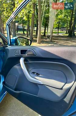 Хэтчбек Ford Fiesta 2009 в 