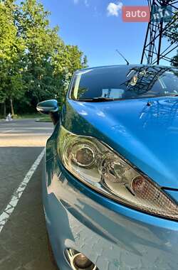 Хэтчбек Ford Fiesta 2009 в 