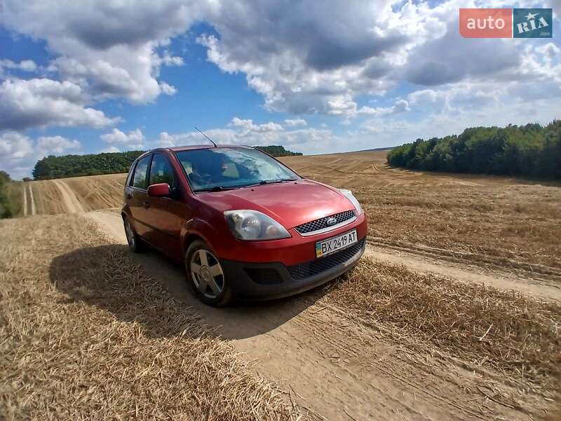 Хэтчбек Ford Fiesta 2007 в 
