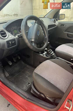 Хэтчбек Ford Fiesta 2006 в 