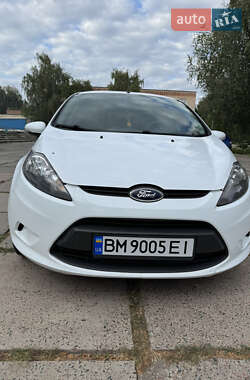 Хэтчбек Ford Fiesta 2011 в 