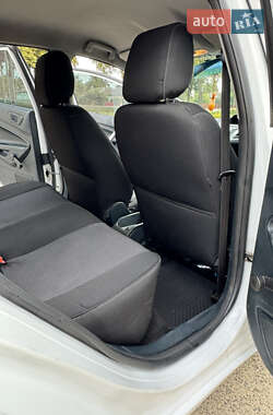 Хэтчбек Ford Fiesta 2011 в 