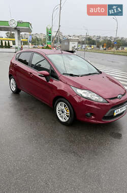 Хэтчбек Ford Fiesta 2011 в 