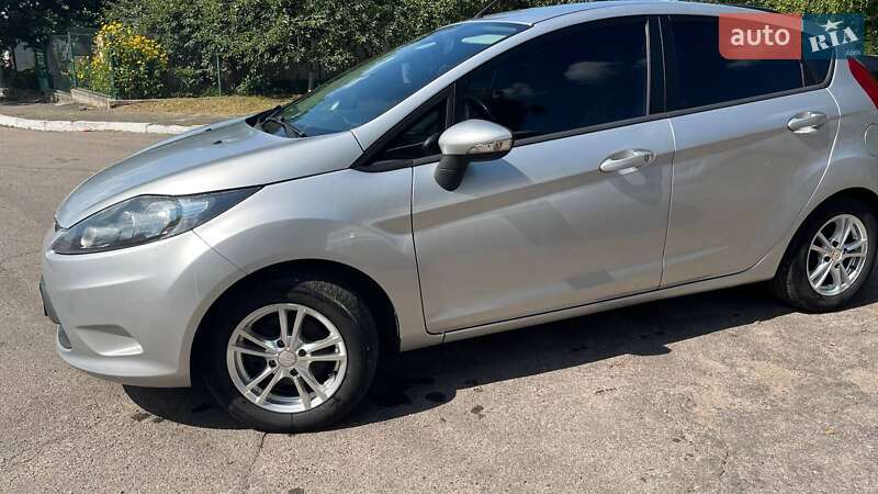 Хэтчбек Ford Fiesta 2011 в Ровно фото 9 Хэтчбек Ford Fiesta 2011 в Ровно