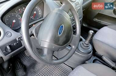 Хэтчбек Ford Fiesta 2007 в 