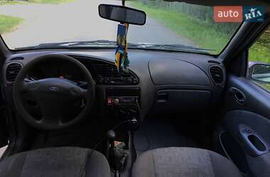 Хэтчбек Ford Fiesta 2001 в 