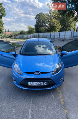 Хэтчбек Ford Fiesta 2011 в 