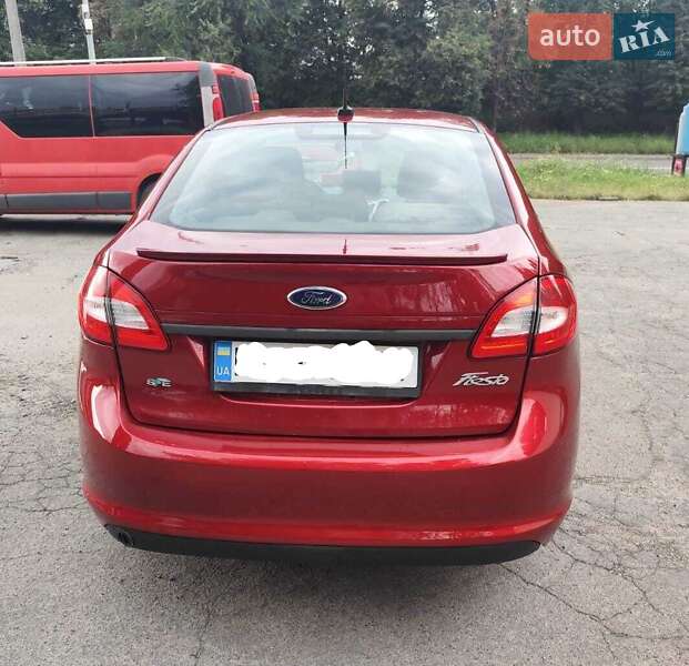 Седан Ford Fiesta 2013 в Киеве фото 2 Седан Ford Fiesta 2013 в Киеве