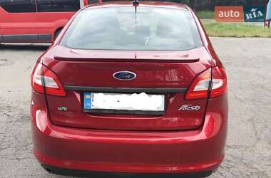 Седан Ford Fiesta 2013 в 