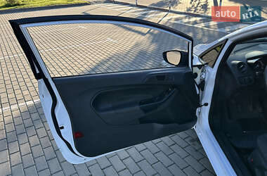 Хэтчбек Ford Fiesta 2012 в 