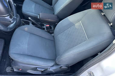 Хэтчбек Ford Fiesta 2012 в 