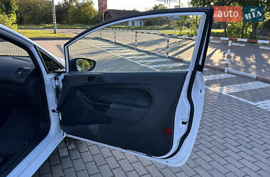 Хэтчбек Ford Fiesta 2012 в 