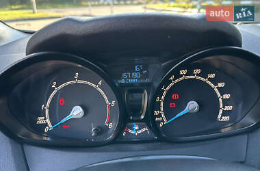 Хэтчбек Ford Fiesta 2012 в 