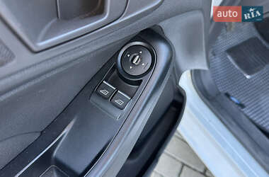 Хэтчбек Ford Fiesta 2012 в 