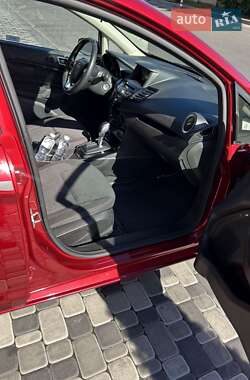 Хэтчбек Ford Fiesta 2016 в 