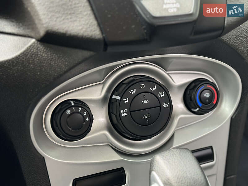 Хэтчбек Ford Fiesta 2019 в Шептицькому фото 50 Хэтчбек Ford Fiesta 2019 в Шептицькому