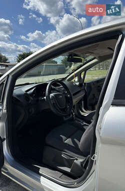 Хэтчбек Ford Fiesta 2014 в 