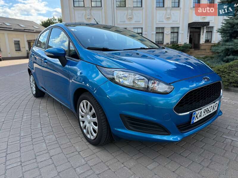 Хэтчбек Ford Fiesta 2016 в Киеве